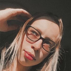 Meet your Posher, Coral